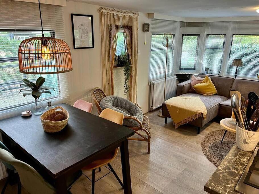 Sfeervol Chalet In Het Bos Nunspeet Bagian luar foto